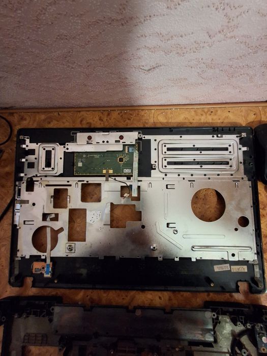 Lenovo g580 корпус нижняя часть разборка