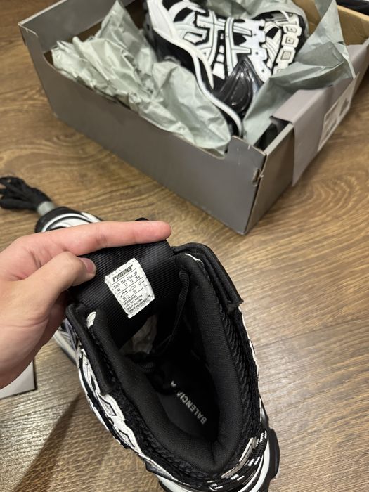 Нові Balenciaga Runner