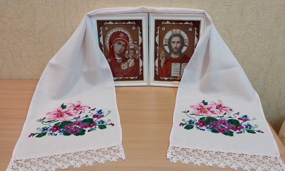 Рушник весільний та ікони