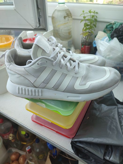Adidas кросівки 44 розміру