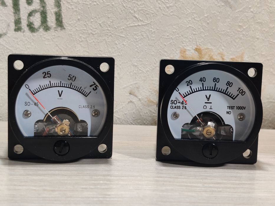 Аналоговий вольтметр 75 в. 100 в. Для постійного току.
