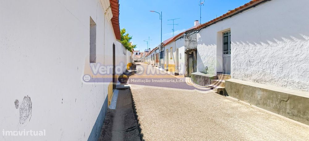 Moradia T1 em Mora (MOR103)