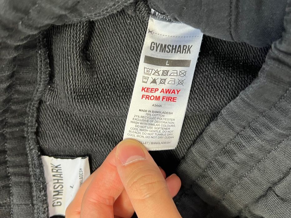 Spodnie Gymshark black small logo dresy