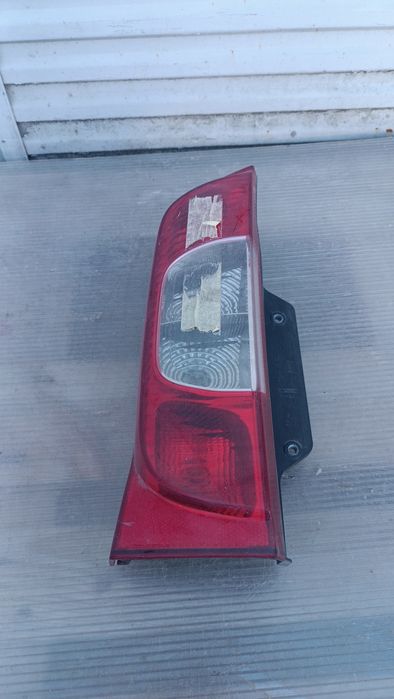 Vendo farolim esquerdo de Peugeot biper ano 2008