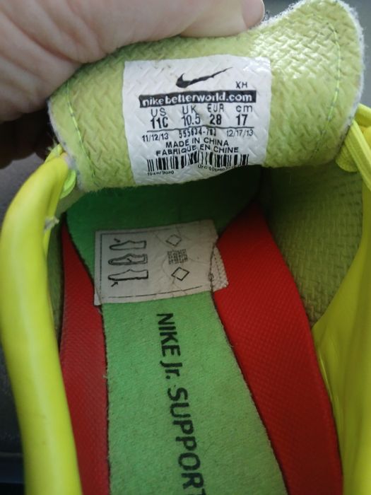 Buty sportowe  nike  28