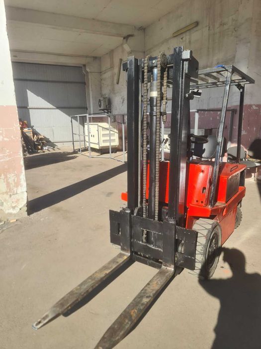 Продам навантажувач БАЛКАНКАР ЕВ 717.33 з АКБ (2.0 тонни)