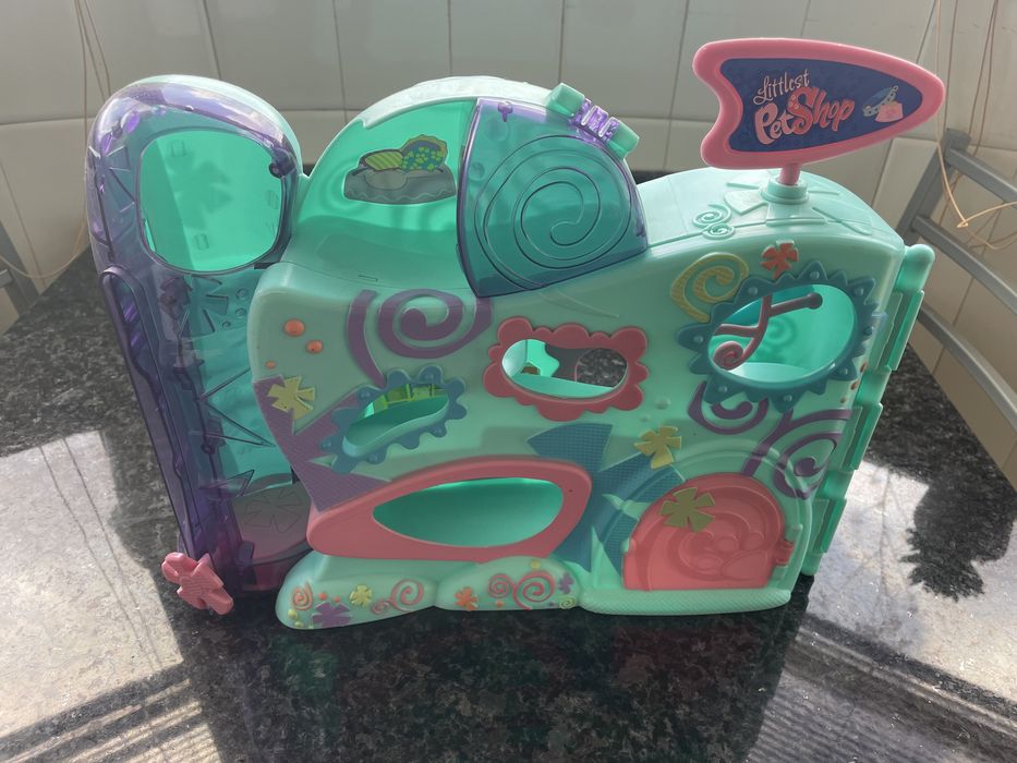 Escola Littlest Pet shops
