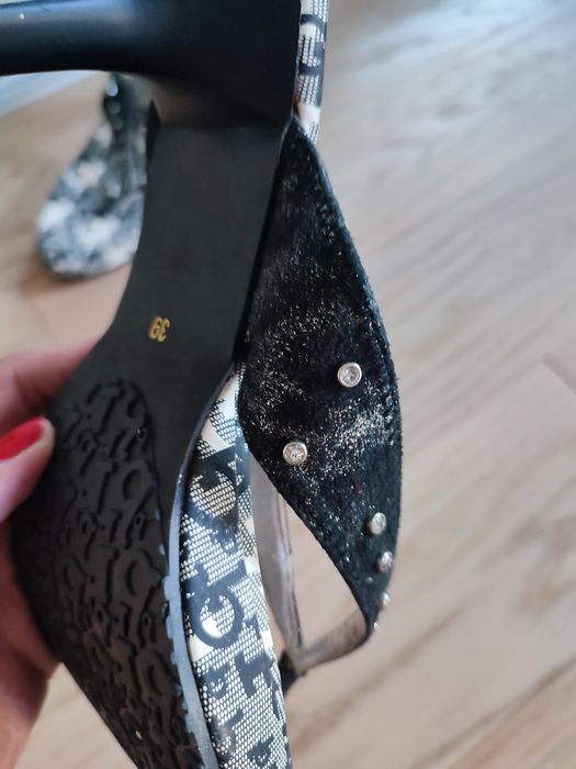 Włoskie roccobroco, oryginalne buty - klapki na obcasie, r.39