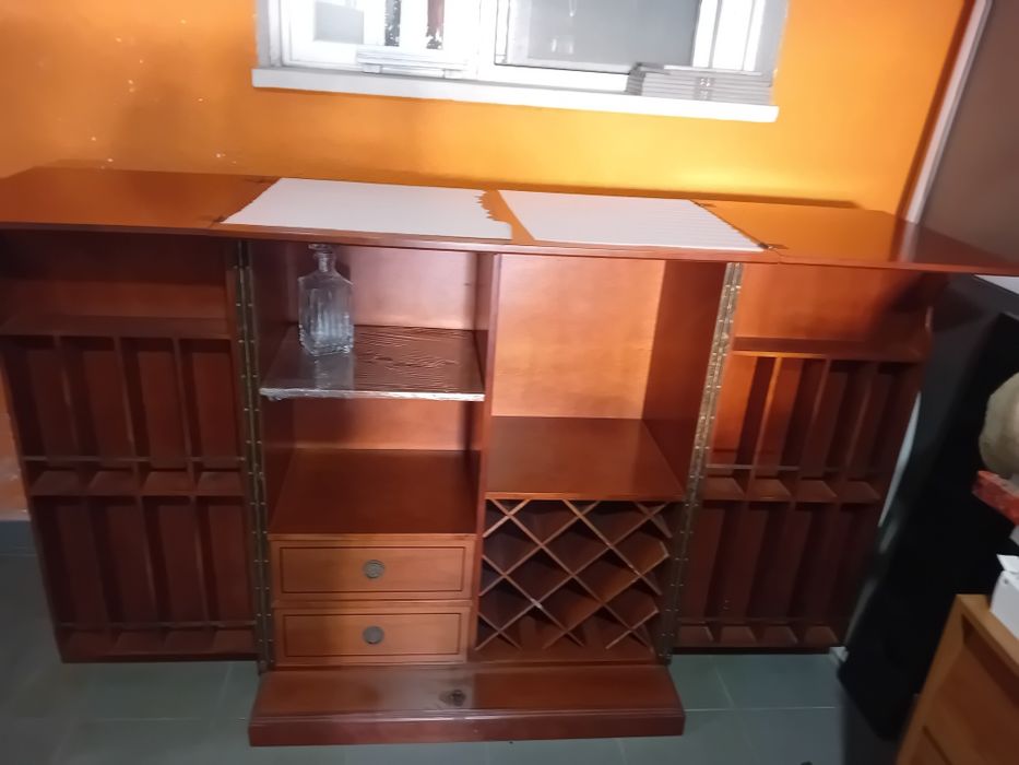 Móvel garrafeira  bar