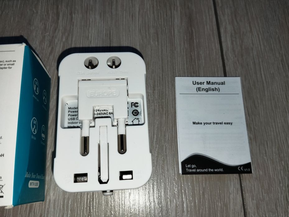 Uniwersalny adapter podróżny