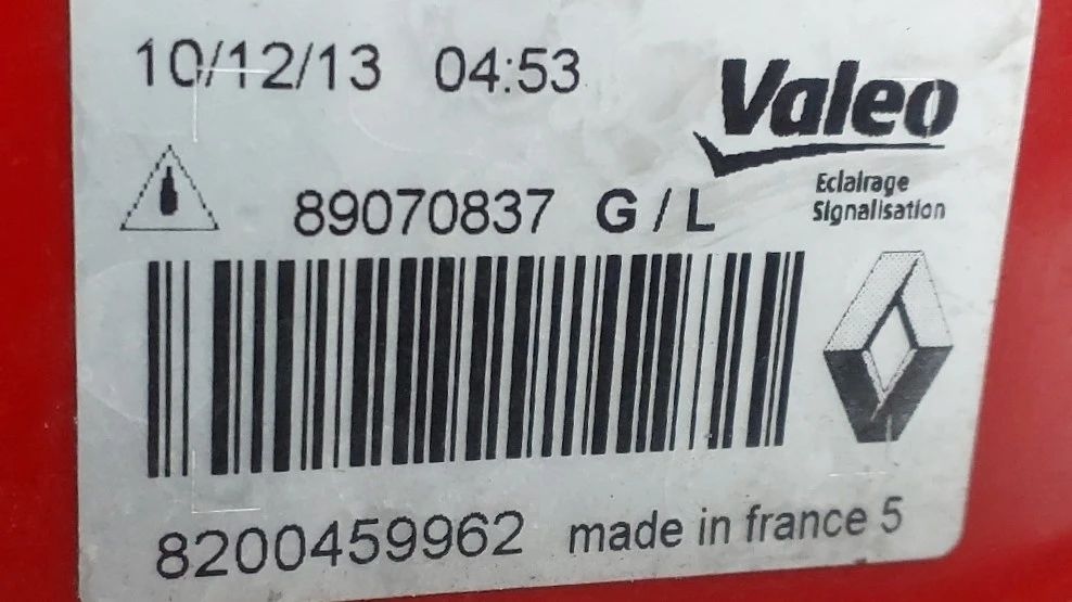Farolim esquerdo RENAULT Clio III (BR0/1, CR0/1)
