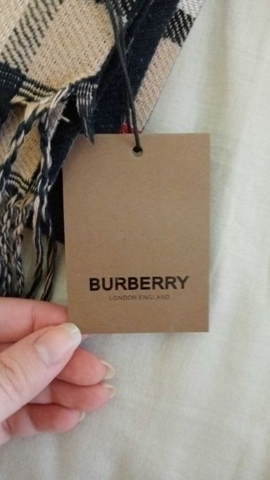Burberry Cachecol Reversível NOVO
