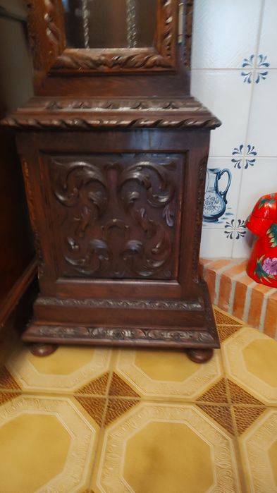 Relógio  de  pé antigo