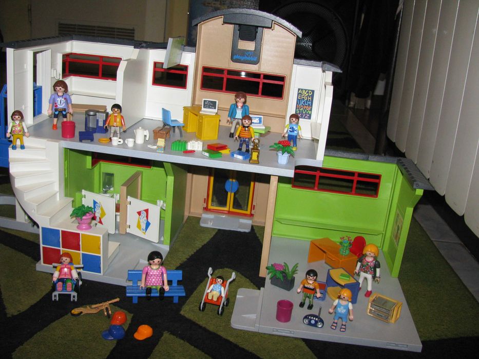 Playmobil 9453 Duża Szkoła Z Wyposażeniem, school, grajacy zegar