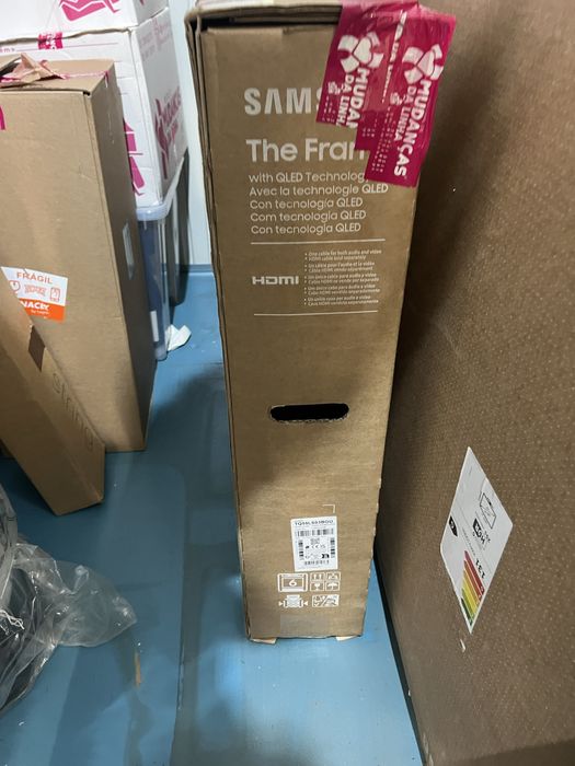 SAMSUNG FRAME 55’ TV OAK FRAME