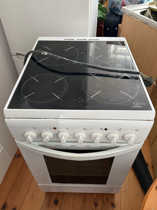 Kuchenka elektryczna Indesit 100% sprawna