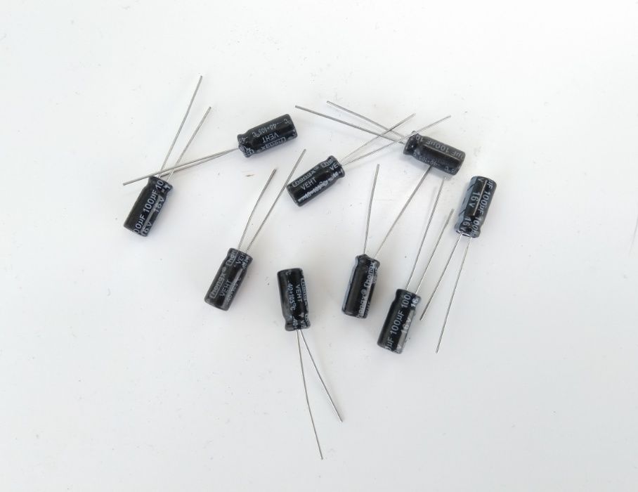 Продам конденсаторы 100 uF 16 v (новые)