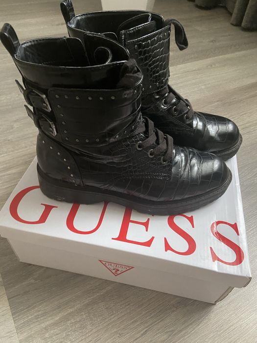 Ботинки Guess 38 р.