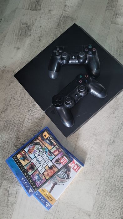PS4 PlayStation 4 lekkie rysy 2 gry oraz kable