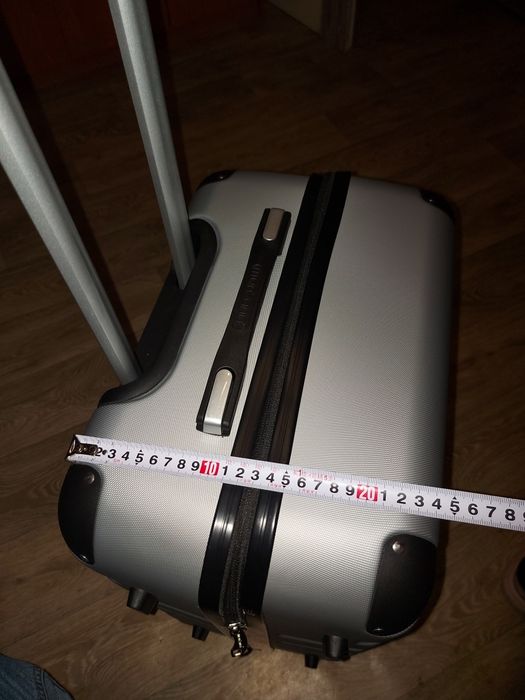 Walizka szara jak nowa