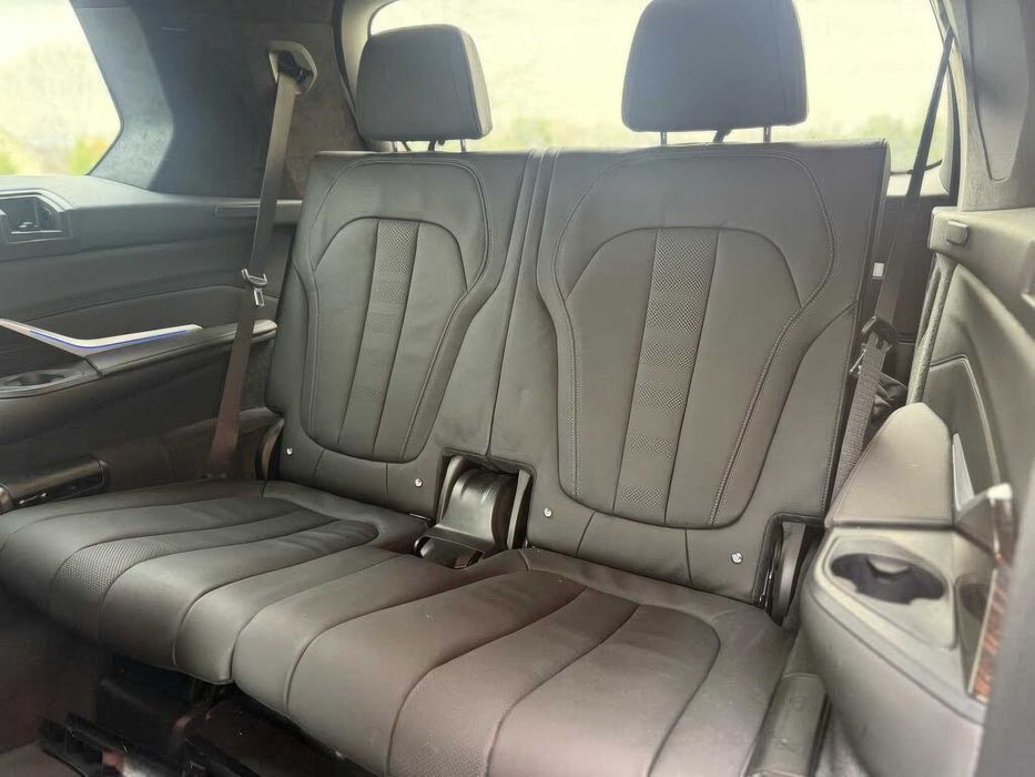 BMW X7      2020