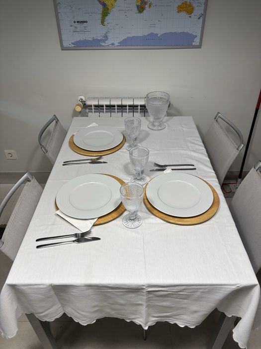 Conjunto de mesa e cadeiras cozinha