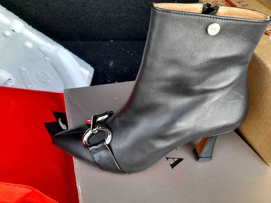 Botins Ruika em pele T.35