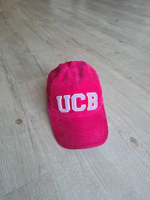 Boné cor de rosa da Benetton