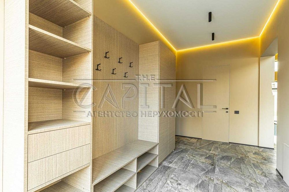 Продаж будинку в закритому котеджному містечку, Лісники.