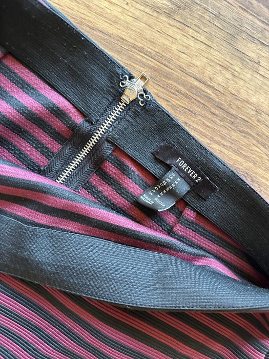 Forever 21 bordowa czarna midi spódnica w paski zamek