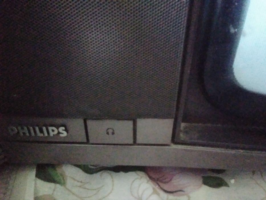 Цветной телевизор PHILIPS.