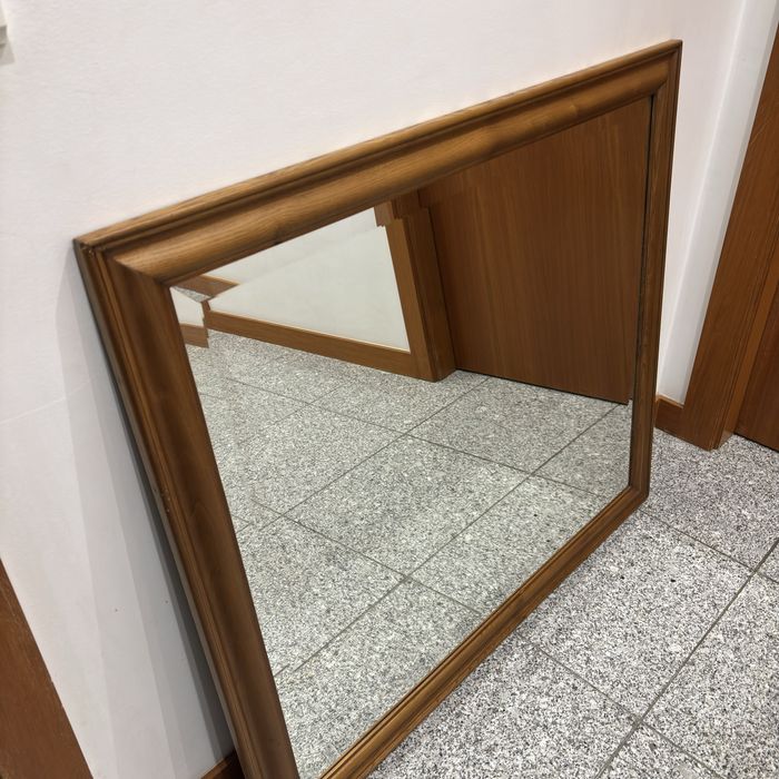 Espelho em madeira de cerejeira – 95 cm x 85 cm – Excelente estado