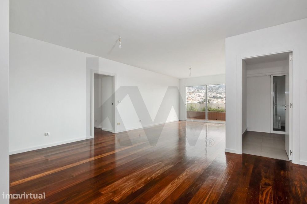 Apartamento T3 situado em São Pedro, Funchal