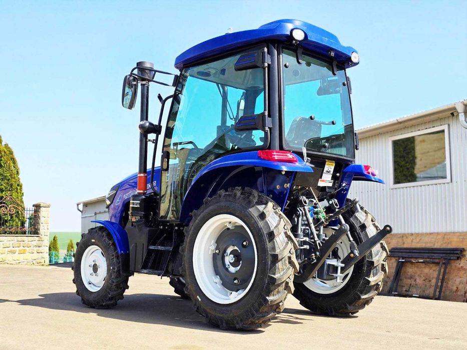 Повнопривідний трактор Файтер Т-404CRD із заводською кабіною, реверс