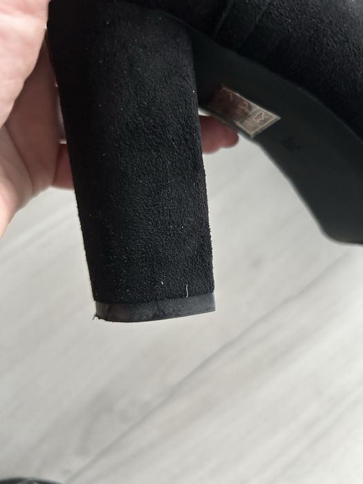 Buty na słupku czarne, roz. 38