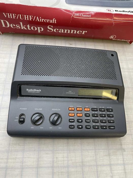 Радіосканер RadioShack PRO-2018