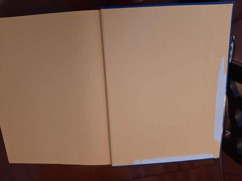 Livro sobre a Monarquia Portuguesa