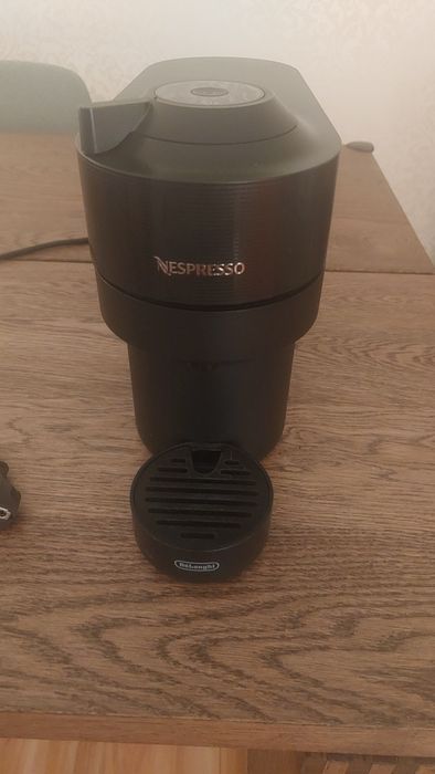 Máquina de Café DELONGHI Nespresso Vertuo Pop ENV90.B Preto