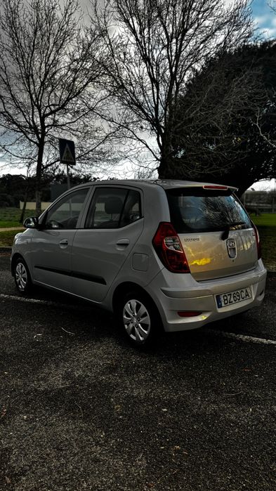 i10 Ano 2011 • 1 dono • AC • Livro de Revisões • Motor 1.1