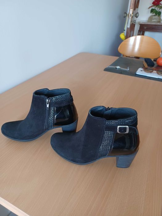 Botas de camurça e verniz