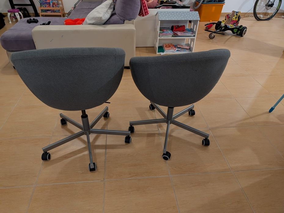 Cadeira de escritório SKRUVSTA, Vissle cinza do IKEA