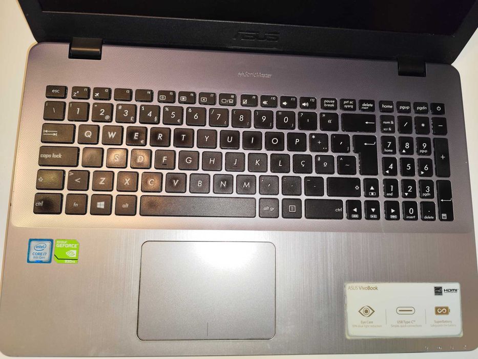 Portátil ASUS VivoBook X542URR - i7, SSD 480 GB