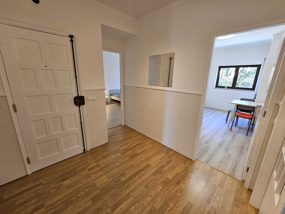 Quarto suite com varanda em apartamento remodelado e mobilado