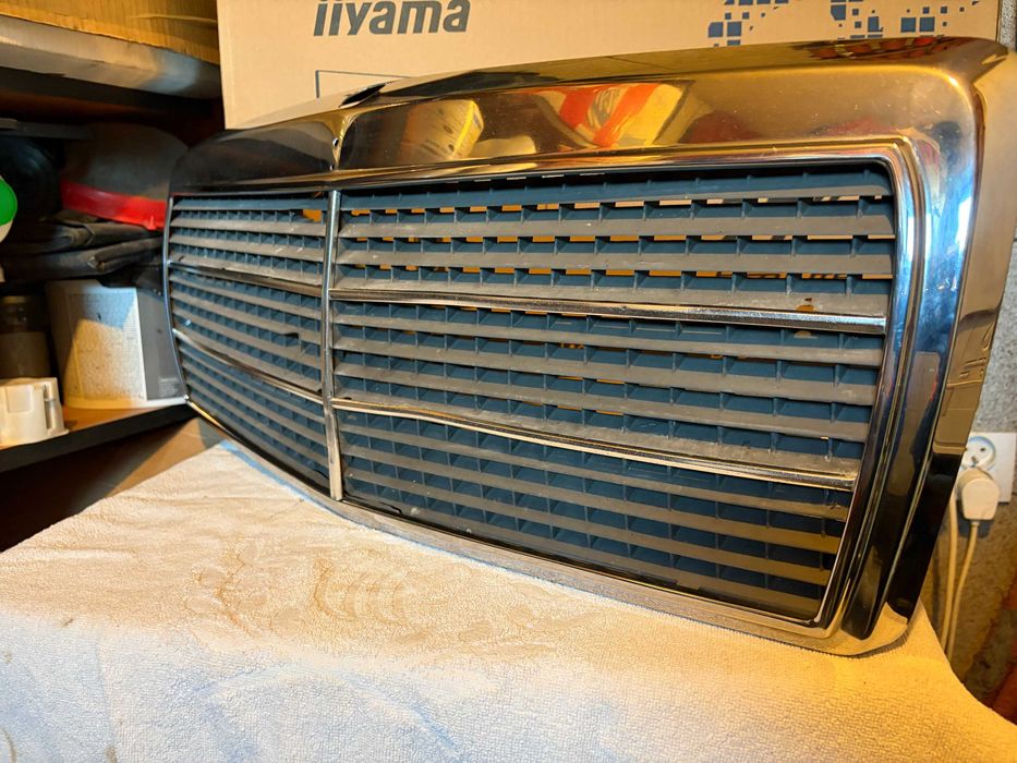 Gril Atrapa  MERCEDES W201 190