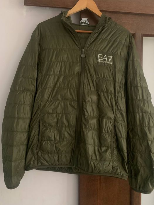 Продам куртку armani