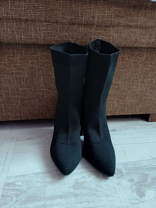 Buty botki czarne na obcasie. Eleganckie rozmiar 37