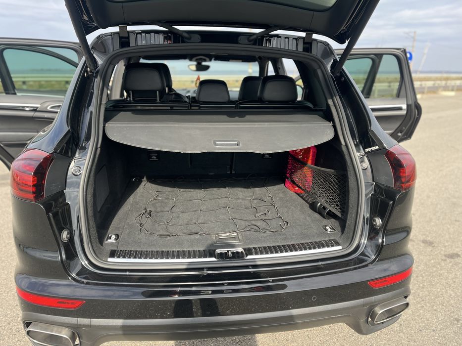 Продаж Porsche Cayenne 2014