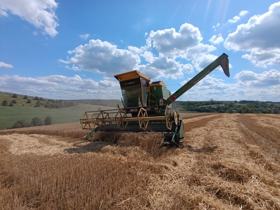 Продам комбайн Джон дір 975