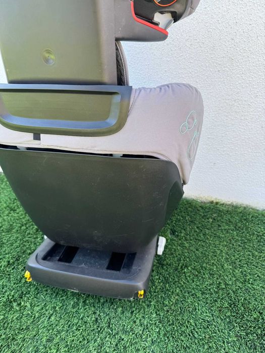 Cadeira Auto Bébé Confort FeroFix ISOFIX Cinzenta – Muito Bom Estado