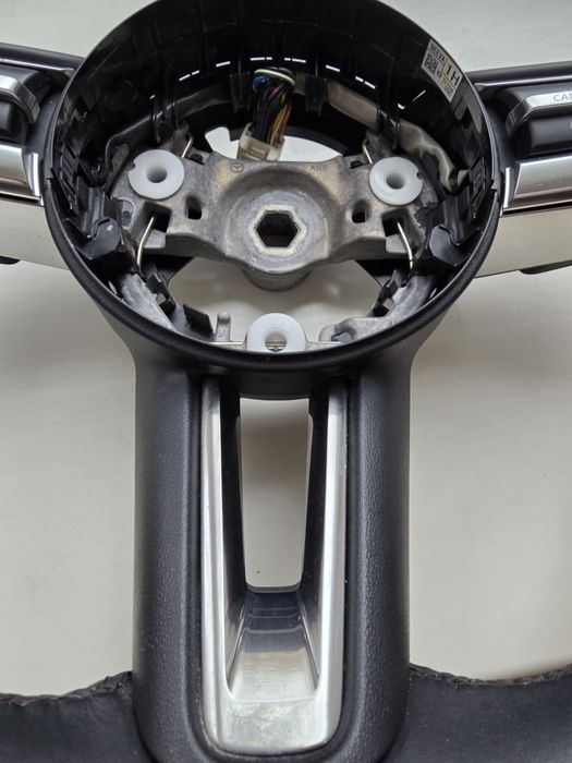 Кермо Mazda cx30